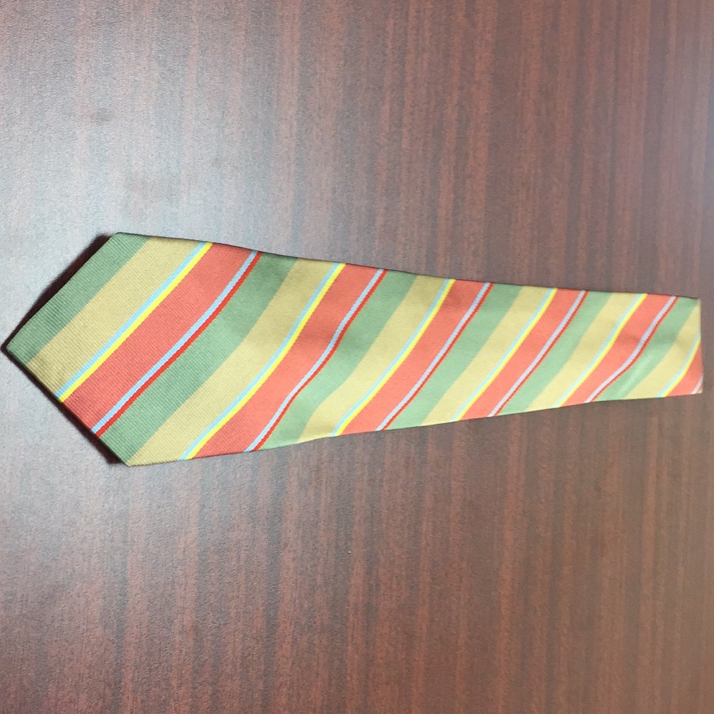 Paul Stuart Neck tie.